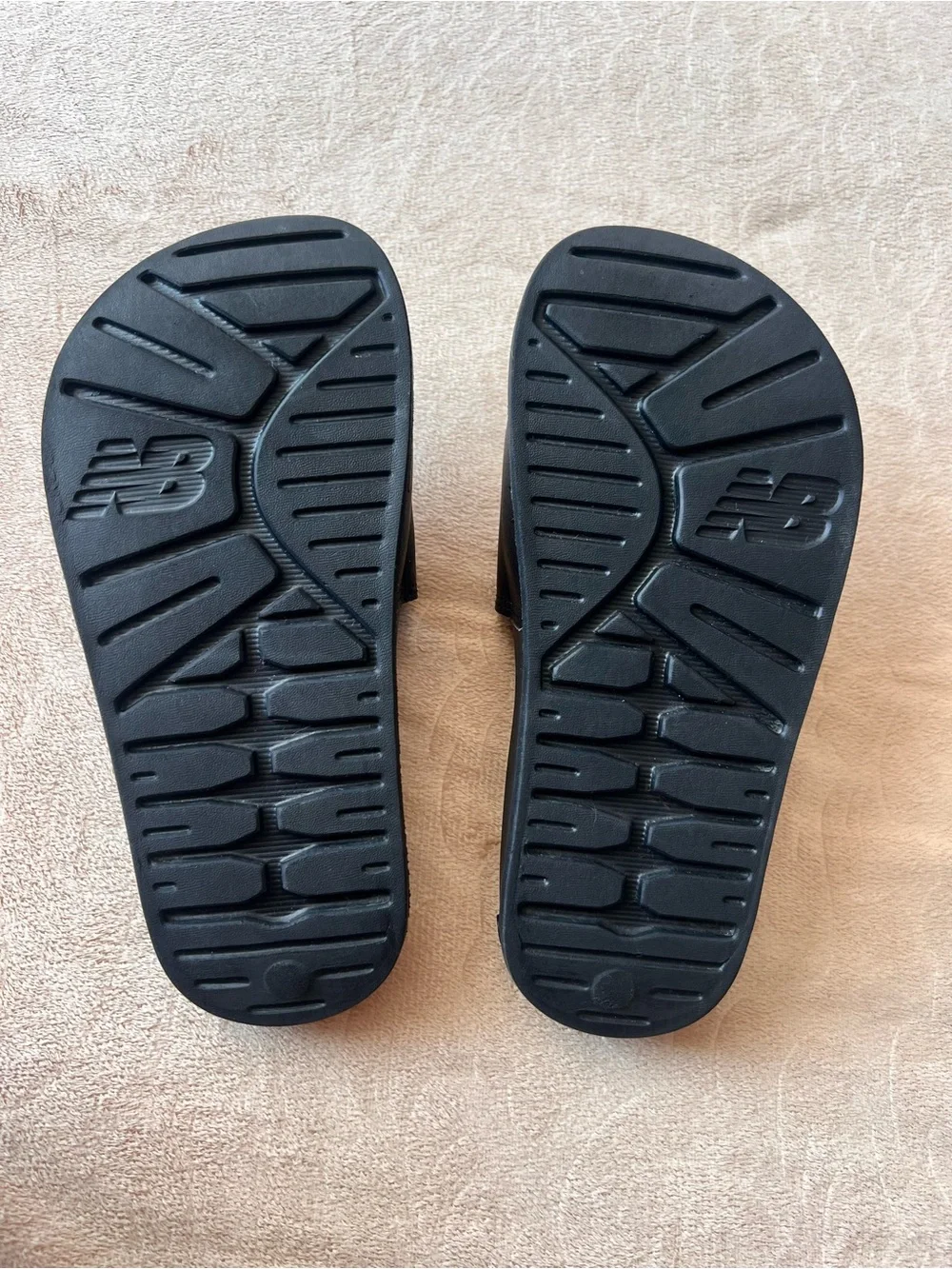 Kids size 1y New Balance Black Slide Sandals with White Logo